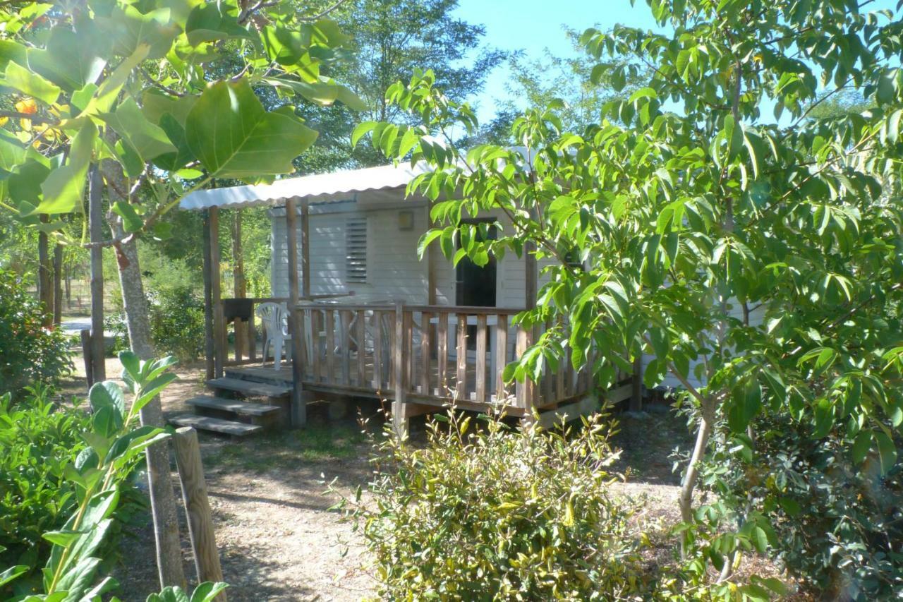 Dauphin Camping L'Eau Vive酒店 外观 照片